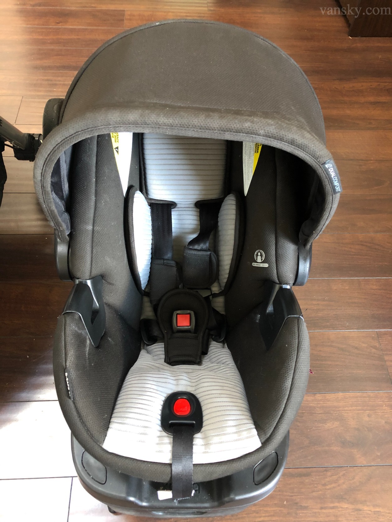 210610232636_infant car seat.jpg